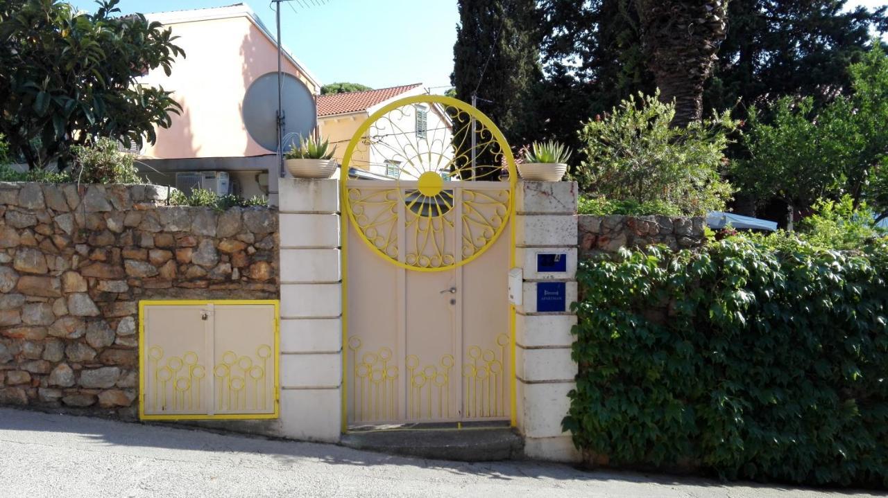Apartments Veli Losinj Ngoại thất bức ảnh