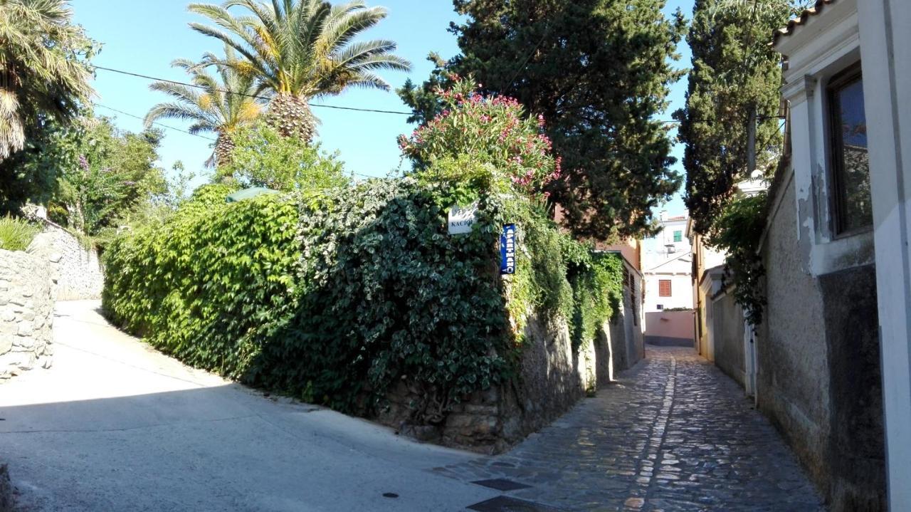 Apartments Veli Losinj Ngoại thất bức ảnh