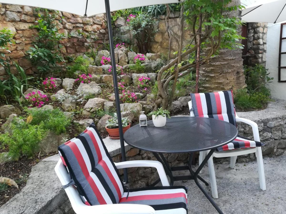 Apartments Veli Losinj Ngoại thất bức ảnh