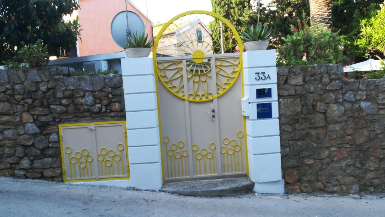Apartments Veli Losinj Ngoại thất bức ảnh