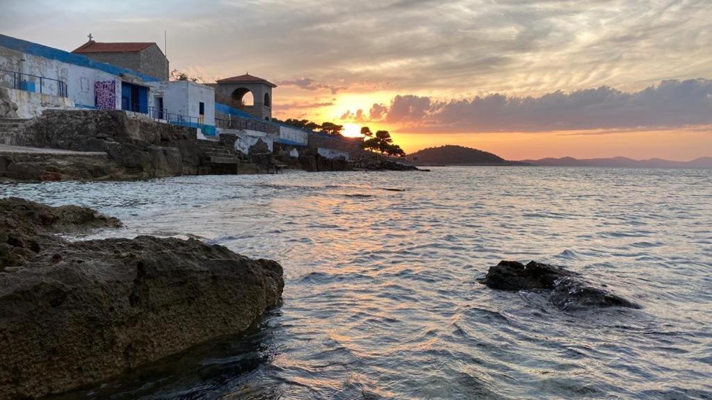 Apartments Veli Losinj Ngoại thất bức ảnh