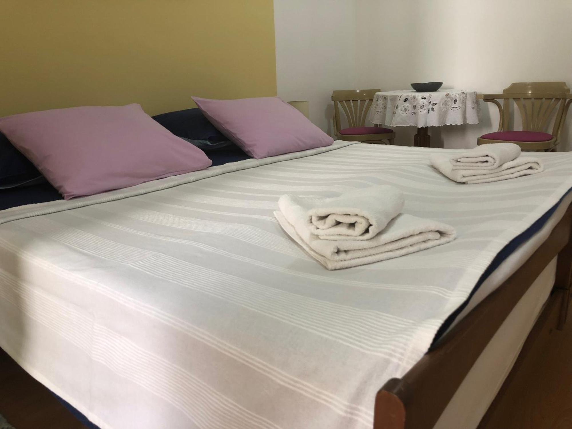 Apartments Veli Losinj Ngoại thất bức ảnh