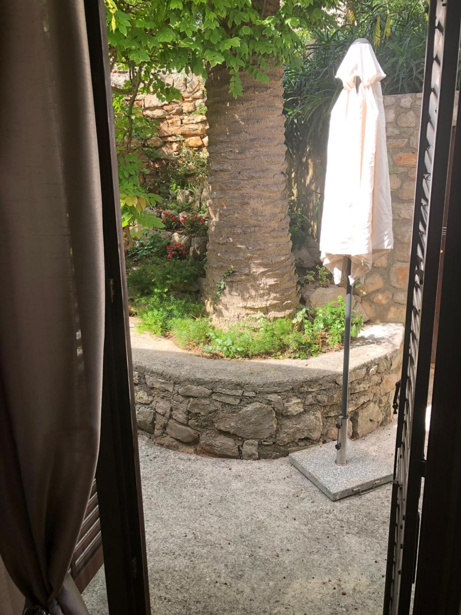 Apartments Veli Losinj Ngoại thất bức ảnh