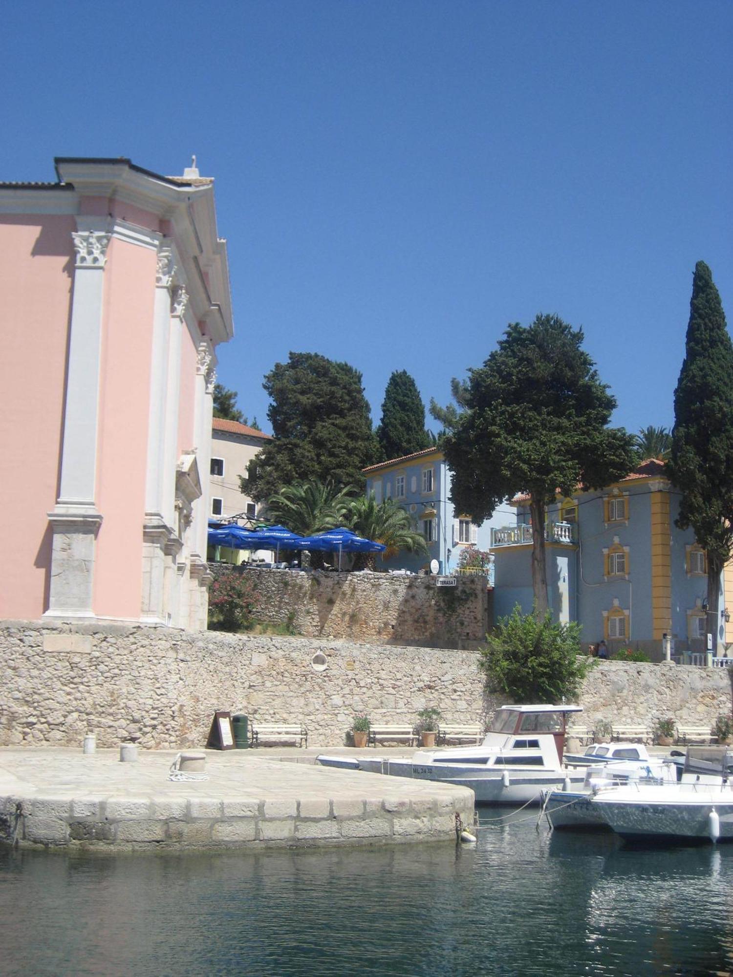 Apartments Veli Losinj Ngoại thất bức ảnh