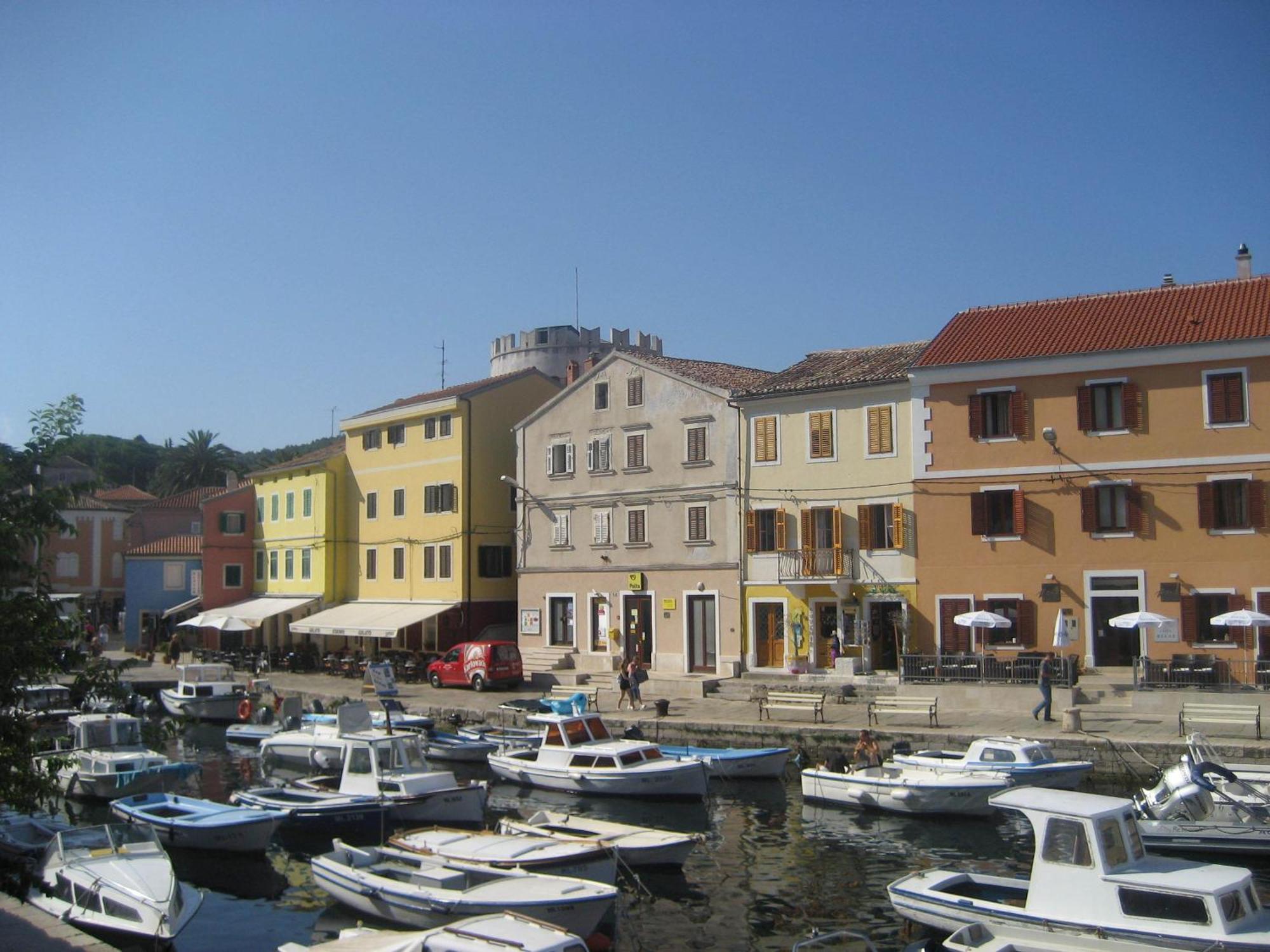 Apartments Veli Losinj Ngoại thất bức ảnh