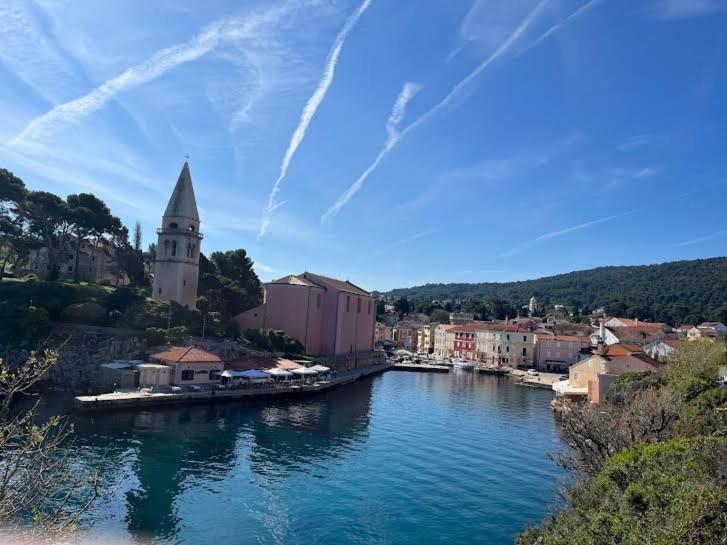 Apartments Veli Losinj Ngoại thất bức ảnh